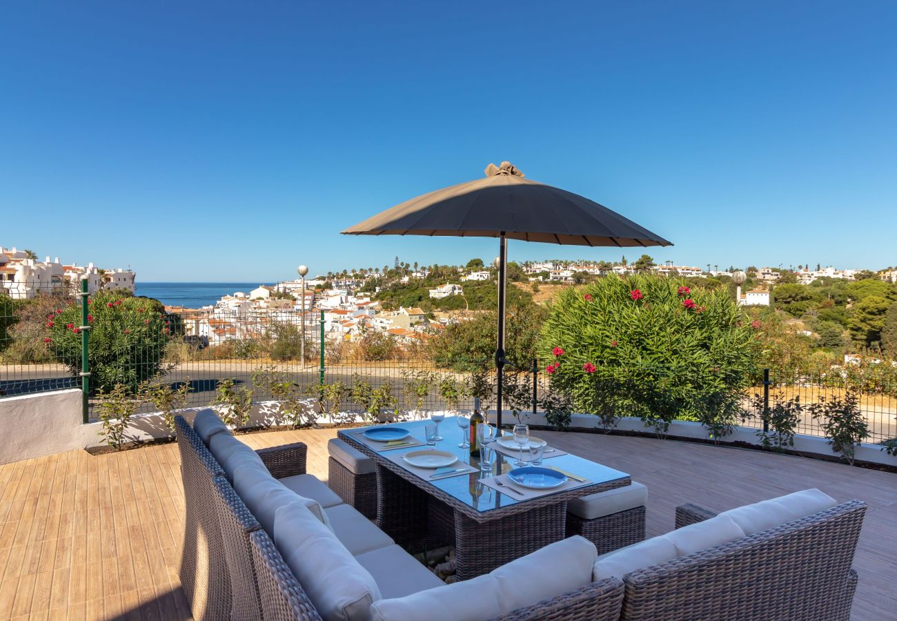 Apartment in Carvoeiro - Casa Vista Mar - 2 Bed Apt With Sea Views & Communal Pool